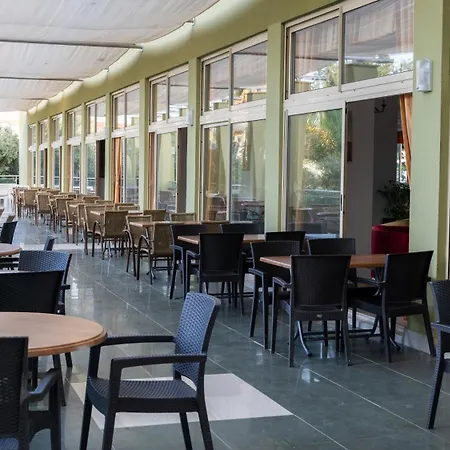 Miarosa Garden Hotel Konaklı