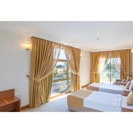 Miarosa Garden فندق 4*
