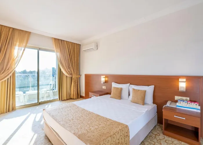 Hotel Miarosa Garden Konaklı